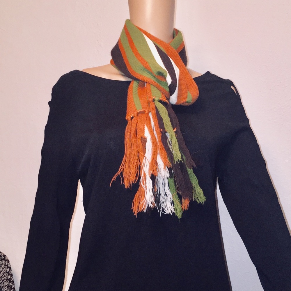 10013 womens scarf